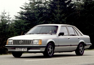 Opel Senator (1978-1986) <br />4-tr. Stufenheck-Limousine
